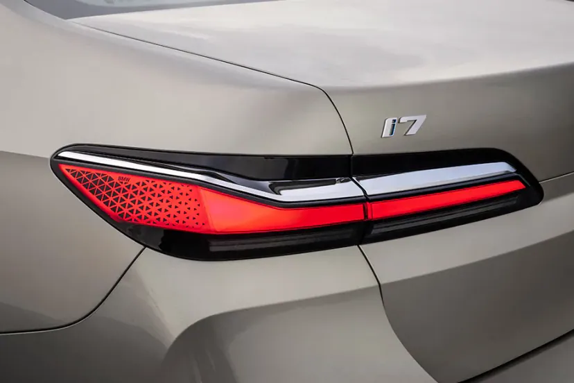 BMW i7 thumbnail 25