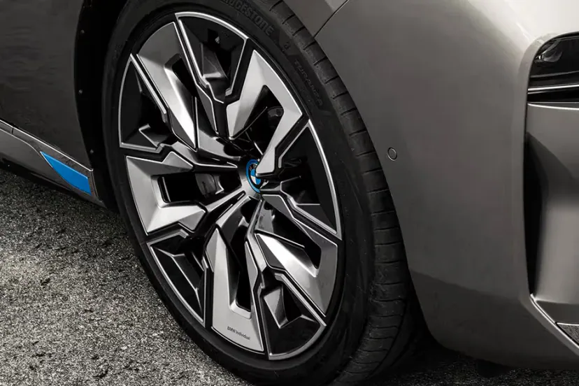 BMW i7 thumbnail 26