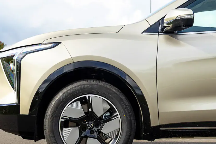 Mahindra XEV 9S thumbnail 18