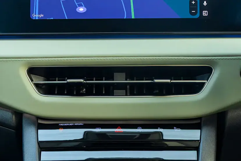 Mahindra XEV 9S thumbnail 41