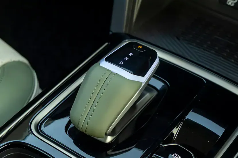 Mahindra XEV 9S thumbnail 44