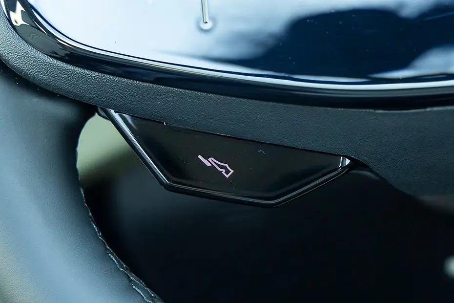 Mahindra XEV 9S thumbnail 51