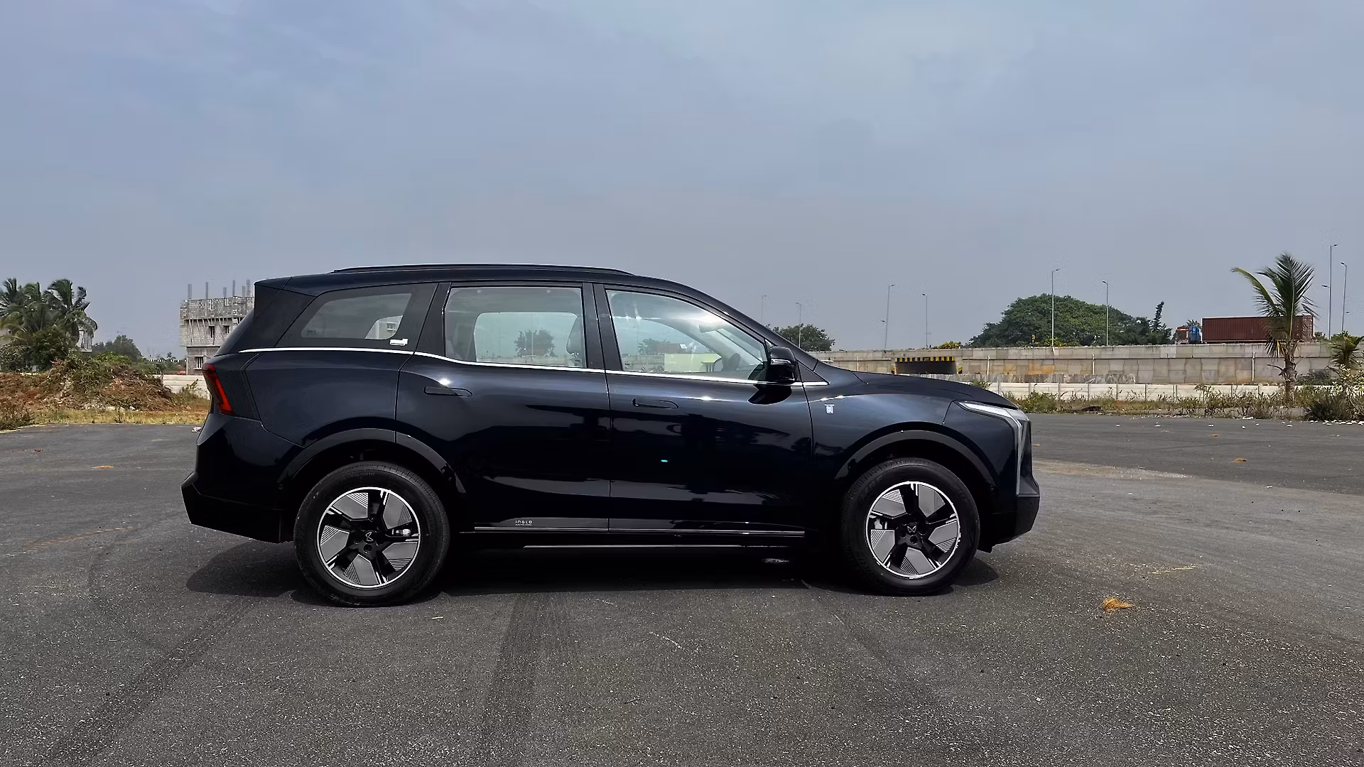 Mahindra XEV 9S thumbnail 5