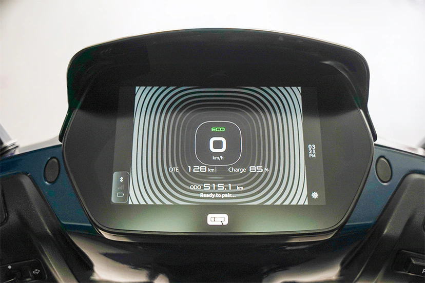 TVS iQube ST thumbnail 20